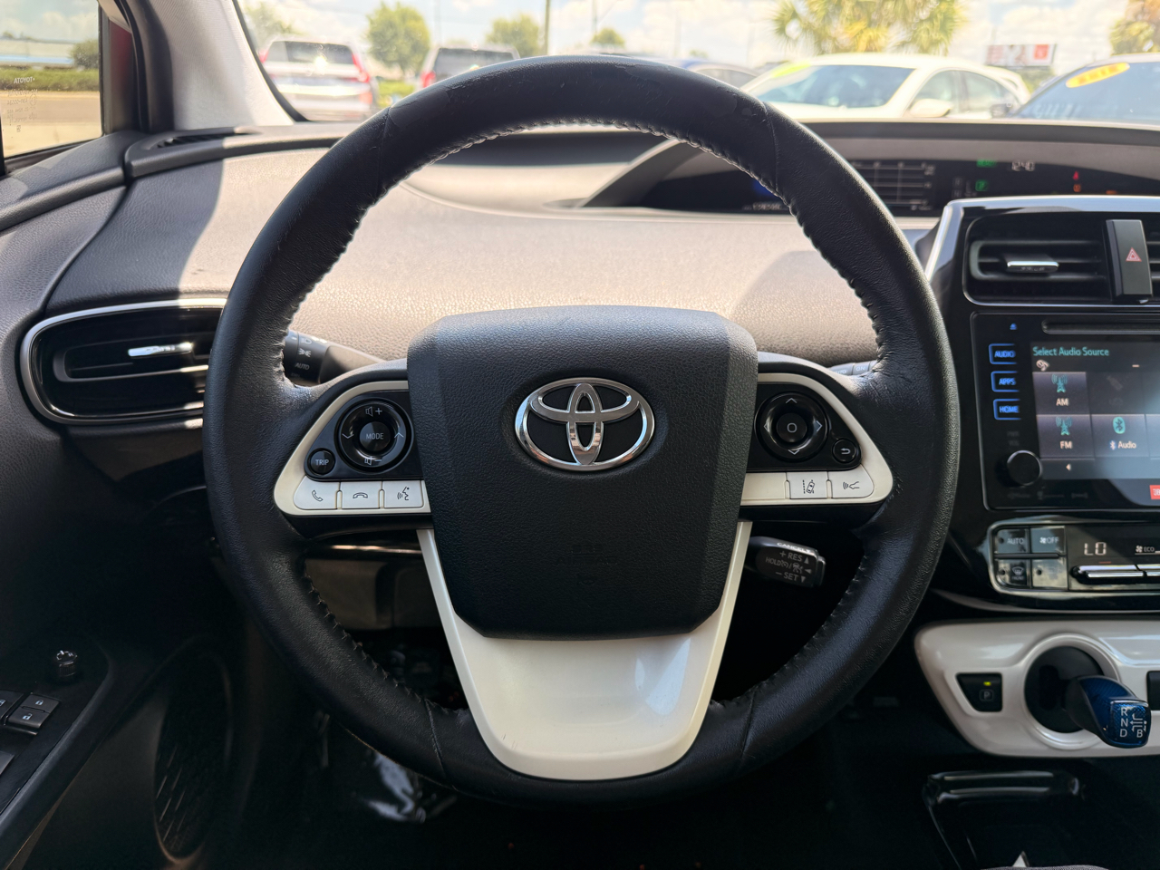 Toyota Prius Three Touring (Natl) 2017