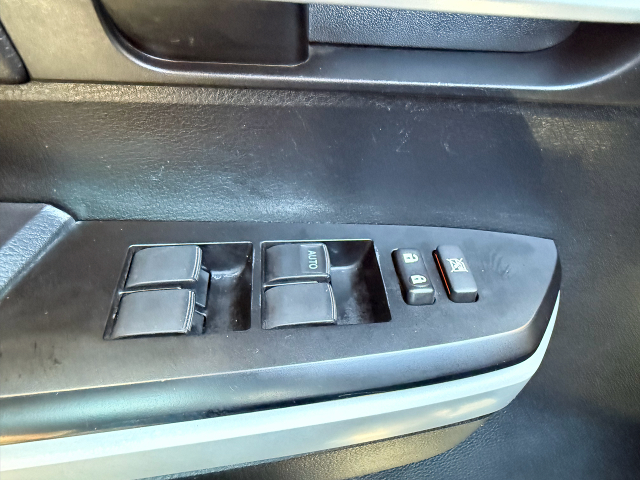 Toyota Tundra 2WD SR5 CrewMax 5.5' Bed 5.7L (Natl) 2019