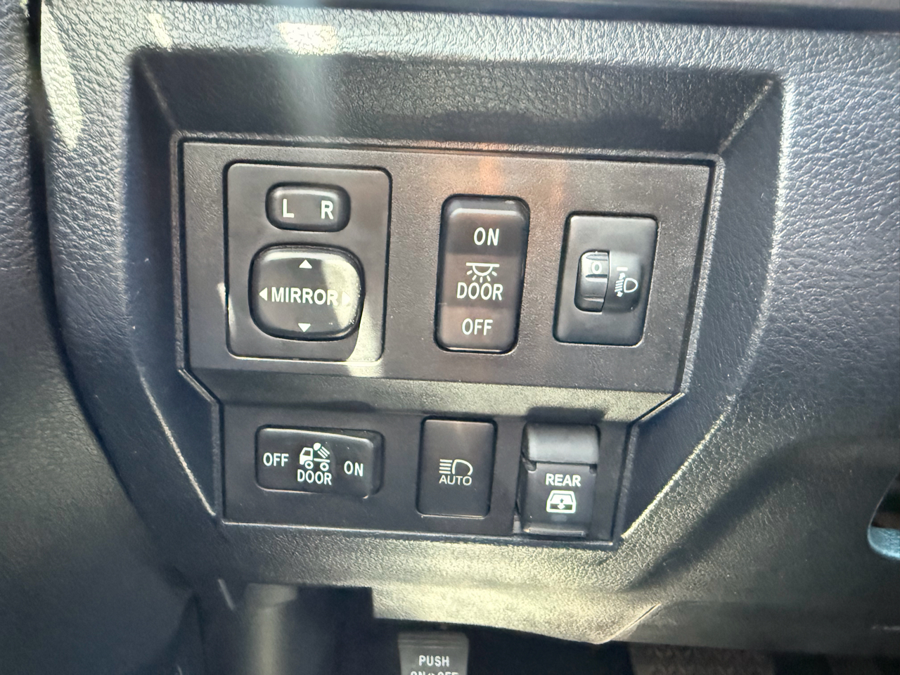 Toyota Tundra 2WD SR5 CrewMax 5.5' Bed 5.7L (Natl) 2019