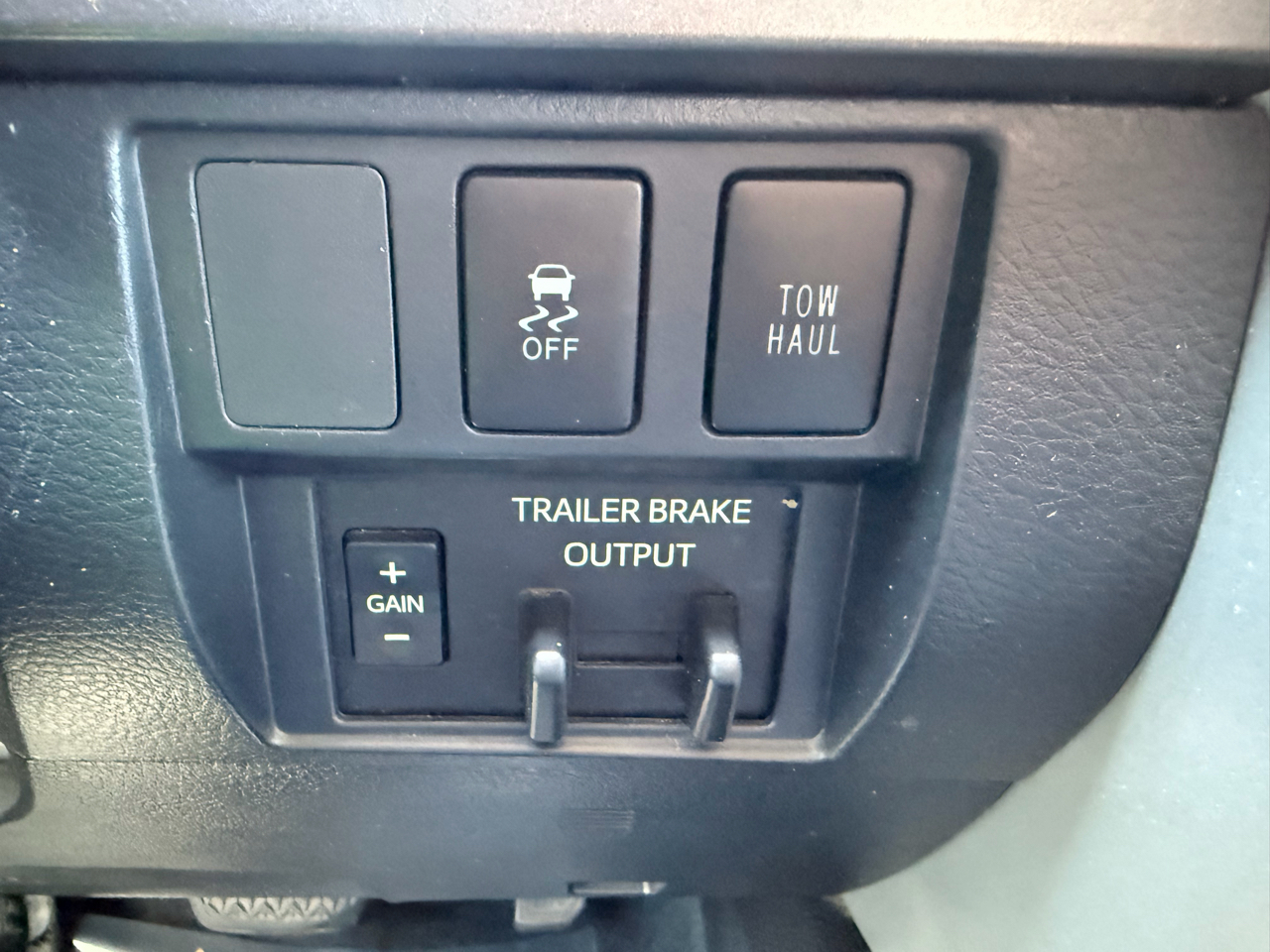Toyota Tundra 2WD SR5 CrewMax 5.5' Bed 5.7L (Natl) 2019