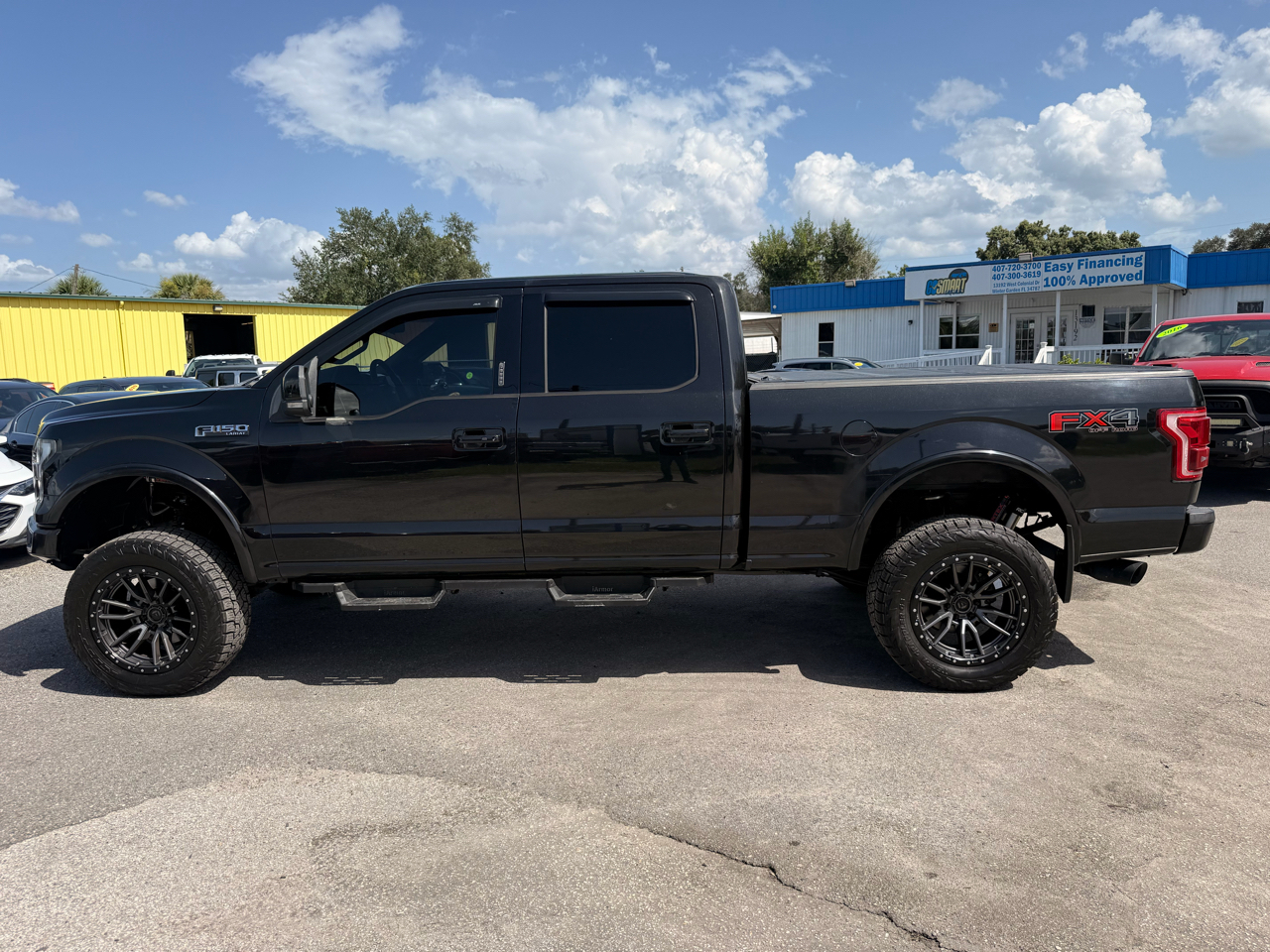 Ford F-150 4WD SuperCrew 157" Lariat w/HD Payload Pkg 2015