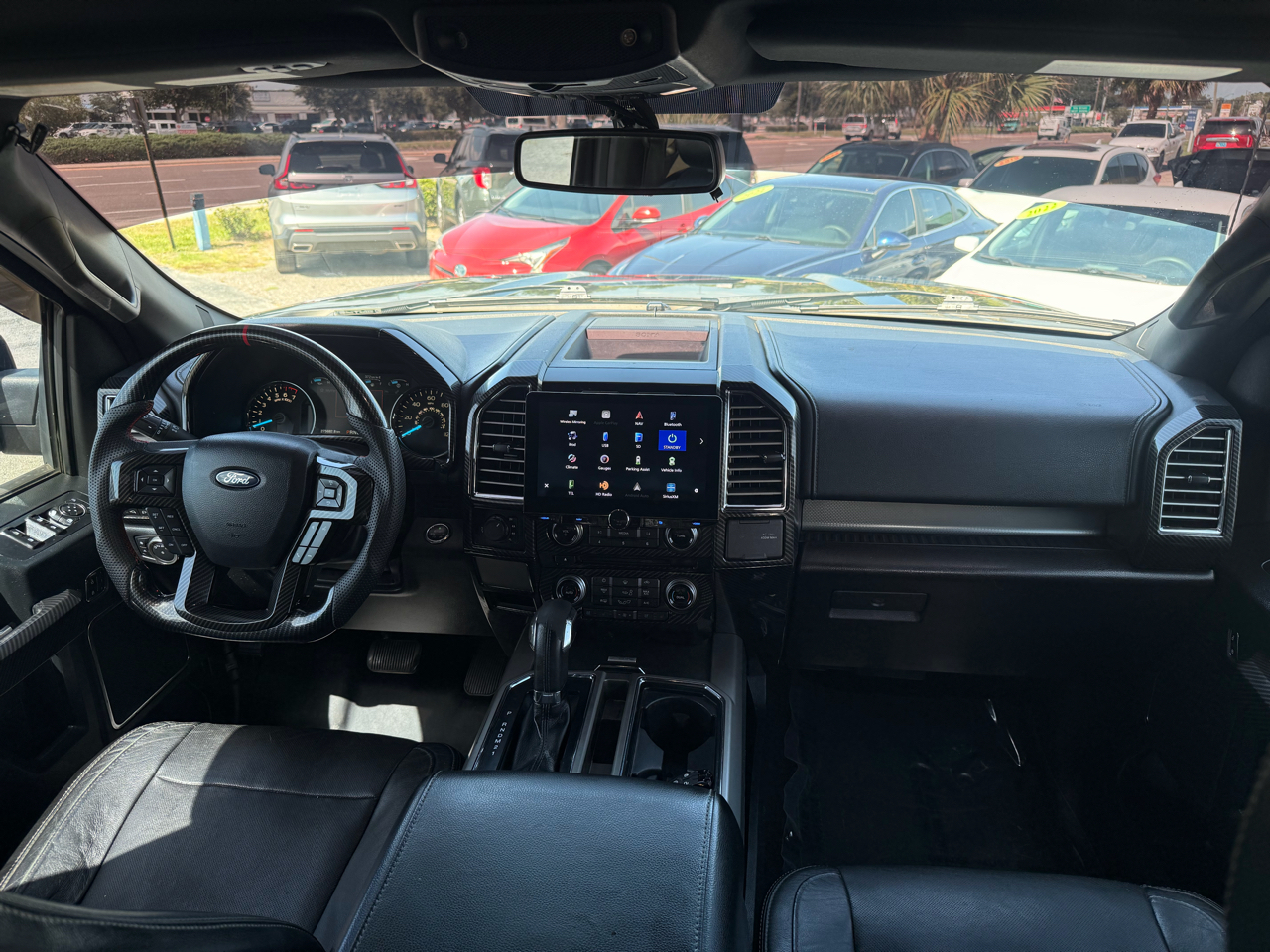 Ford F-150 4WD SuperCrew 157" Lariat w/HD Payload Pkg 2015