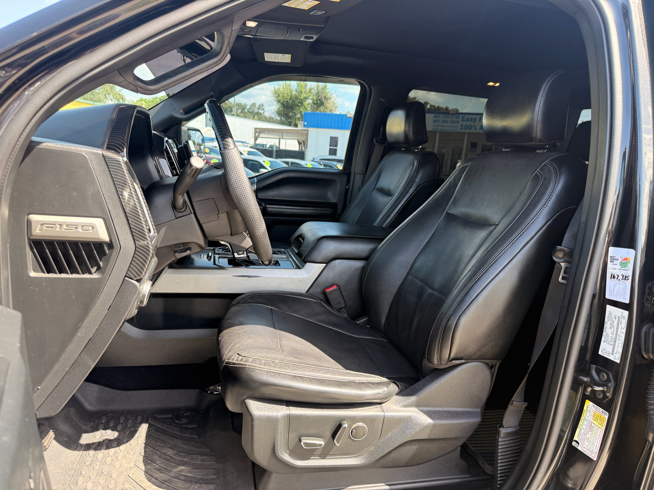 Ford F-150 4WD SuperCrew 157" Lariat w/HD Payload Pkg 2015