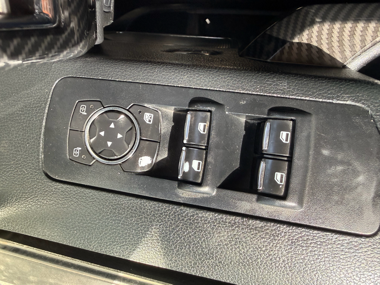 Ford F-150 4WD SuperCrew 157" Lariat w/HD Payload Pkg 2015