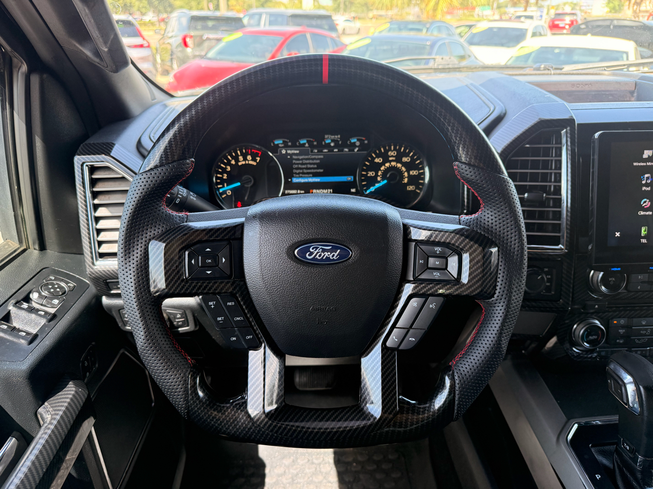 Ford F-150 4WD SuperCrew 157" Lariat w/HD Payload Pkg 2015