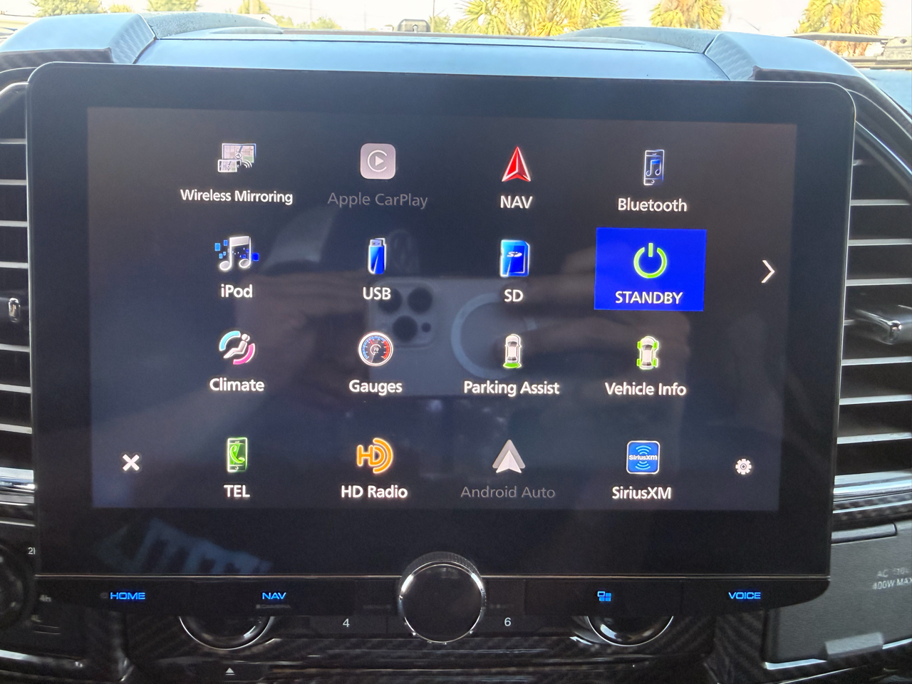Ford F-150 4WD SuperCrew 157" Lariat w/HD Payload Pkg 2015