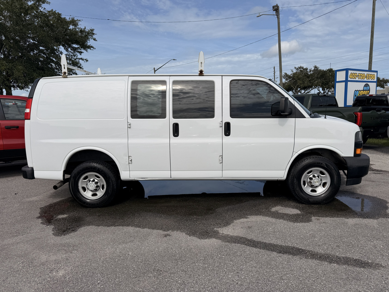 Chevrolet Express Cargo Van RWD 2500 135" 2020