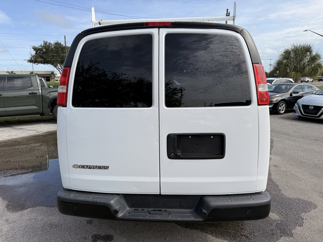 Chevrolet Express Cargo Van RWD 2500 135" 2020
