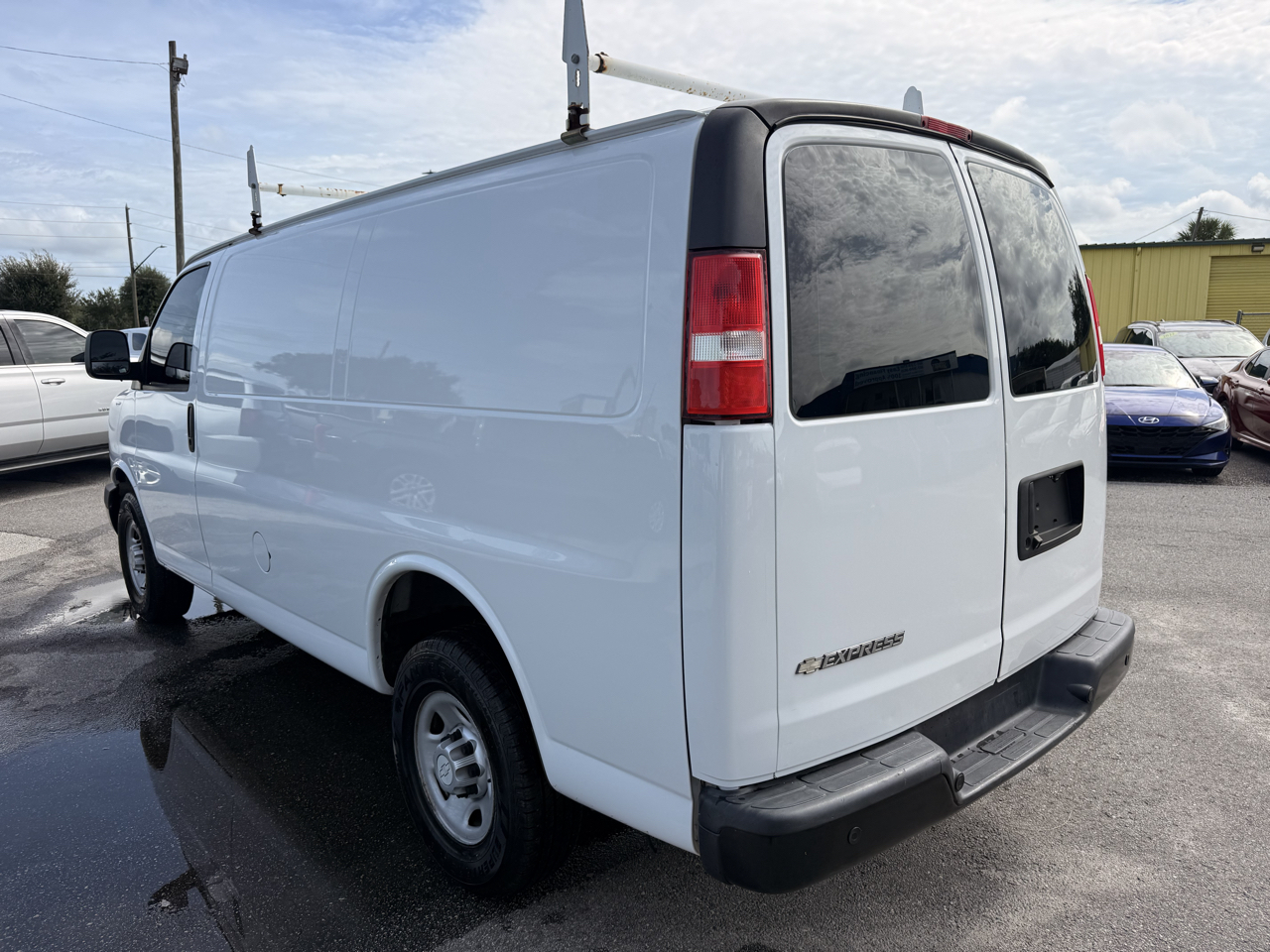 Chevrolet Express Cargo Van RWD 2500 135" 2020