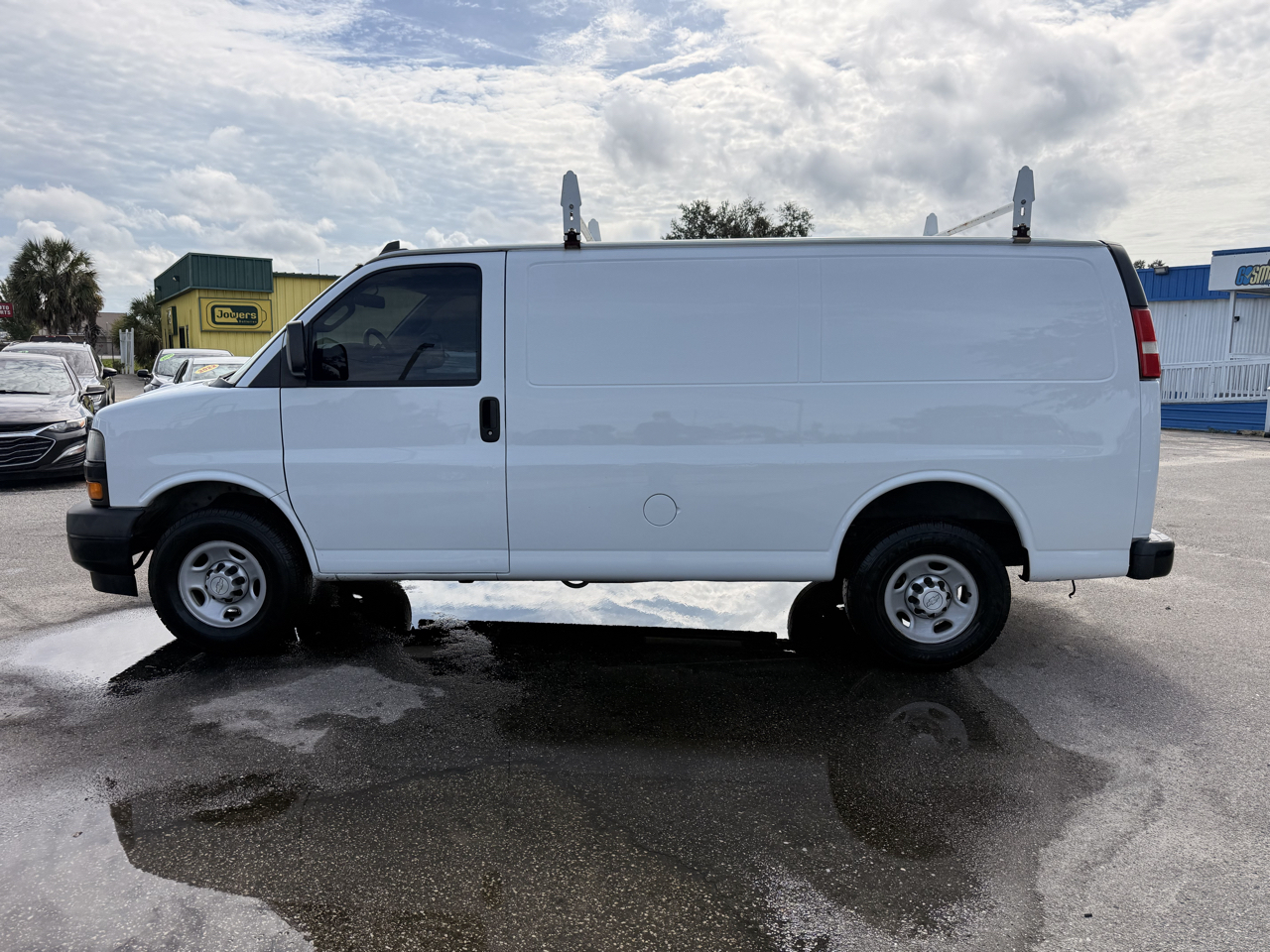Chevrolet Express Cargo Van RWD 2500 135" 2020