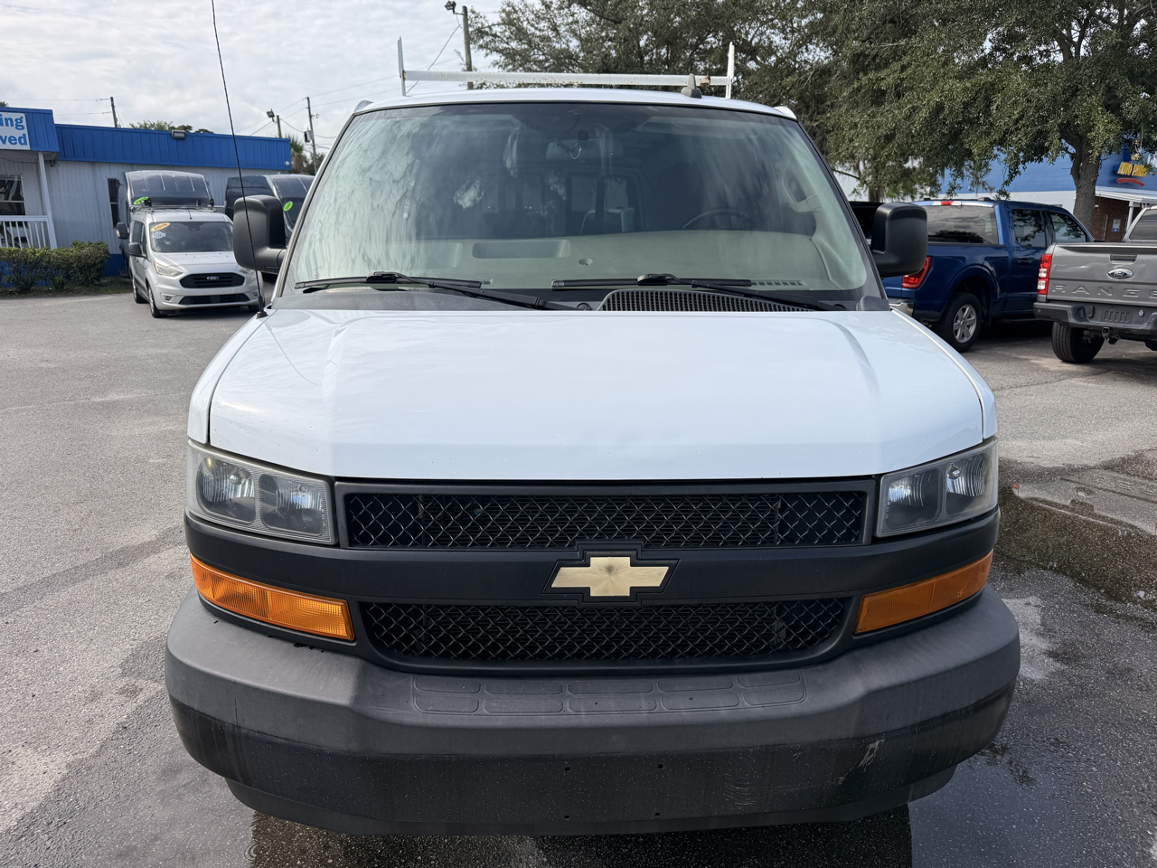Chevrolet Express Cargo Van RWD 2500 135" 2020