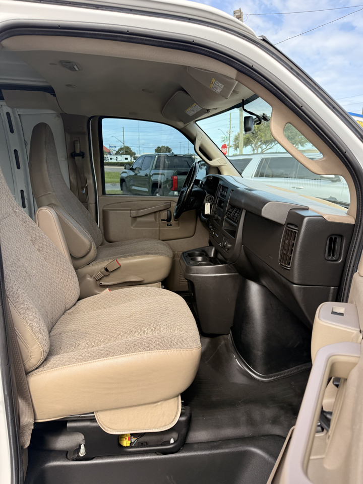 Chevrolet Express Cargo Van RWD 2500 135" 2020