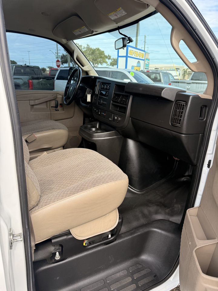 Chevrolet Express Cargo Van RWD 2500 135" 2020