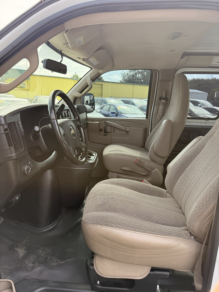 Chevrolet Express Cargo Van RWD 2500 135" 2020