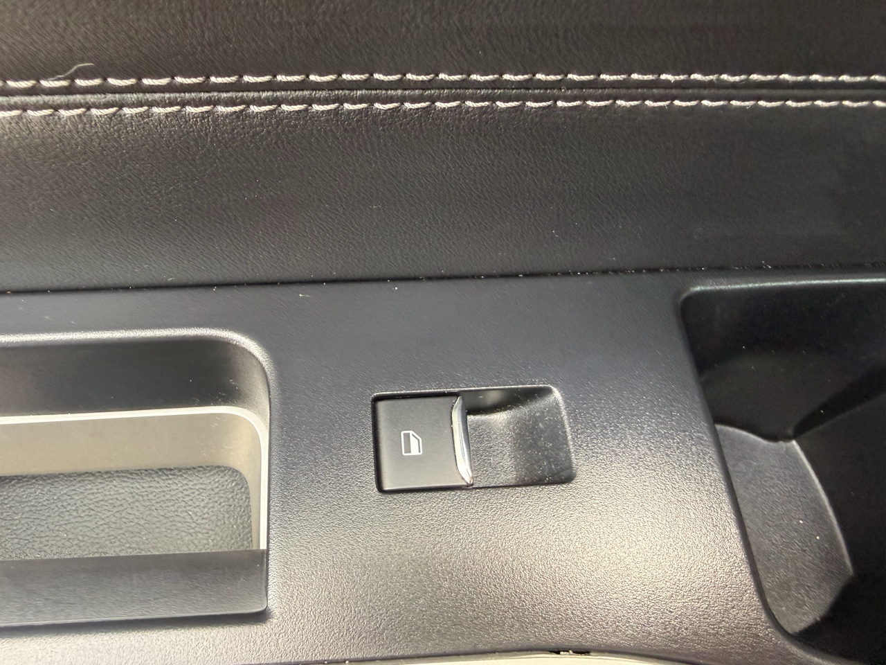 Ford Explorer XLT RWD 2022