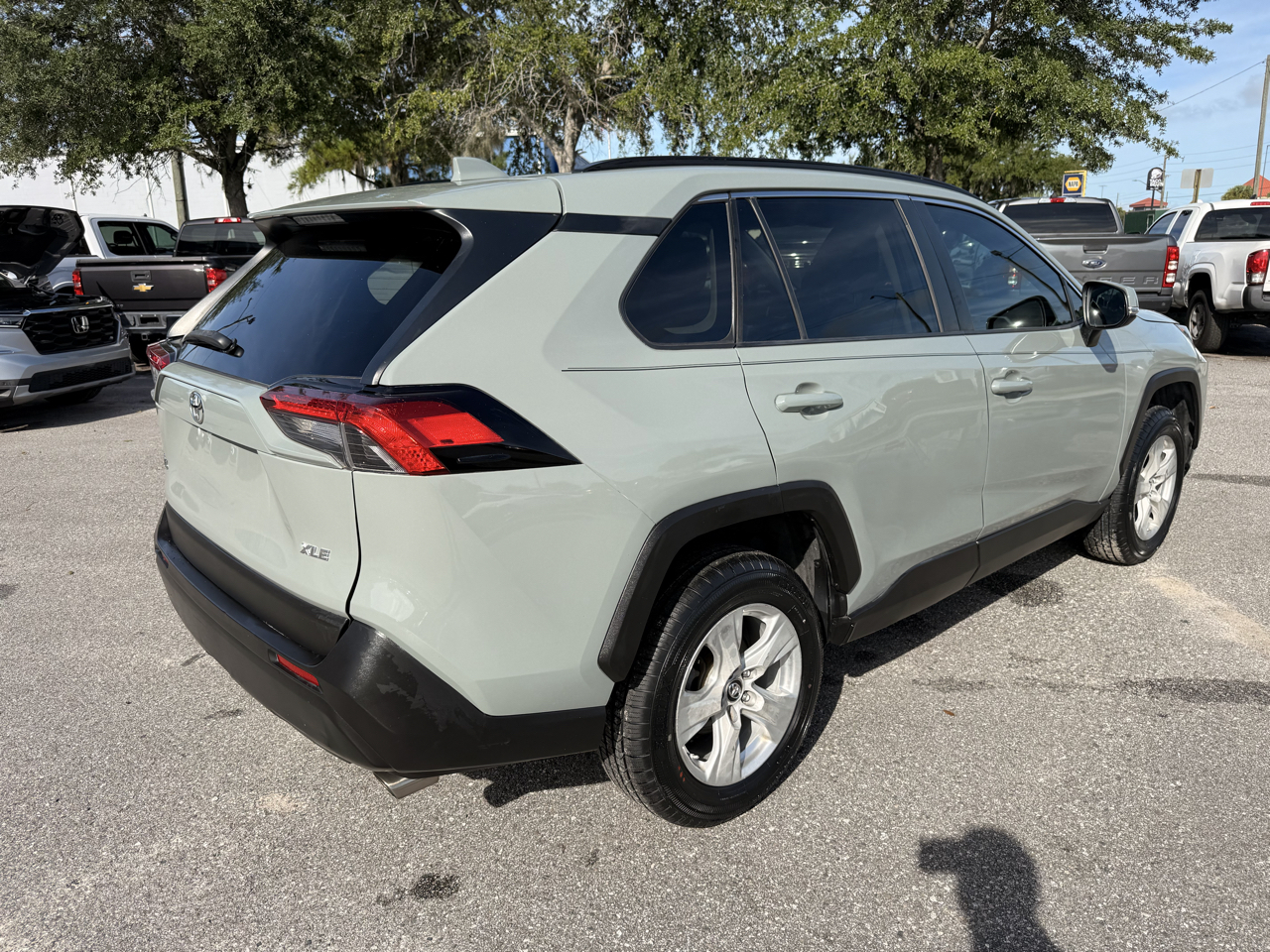 Toyota RAV4 XLE FWD (Natl) 2019