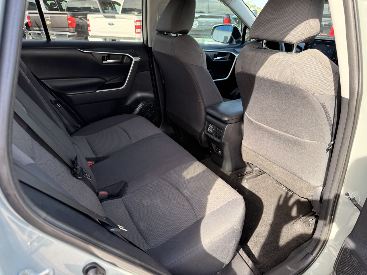 Toyota RAV4 XLE FWD (Natl) 2019