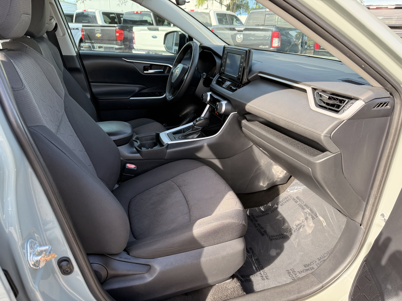 Toyota RAV4 XLE FWD (Natl) 2019