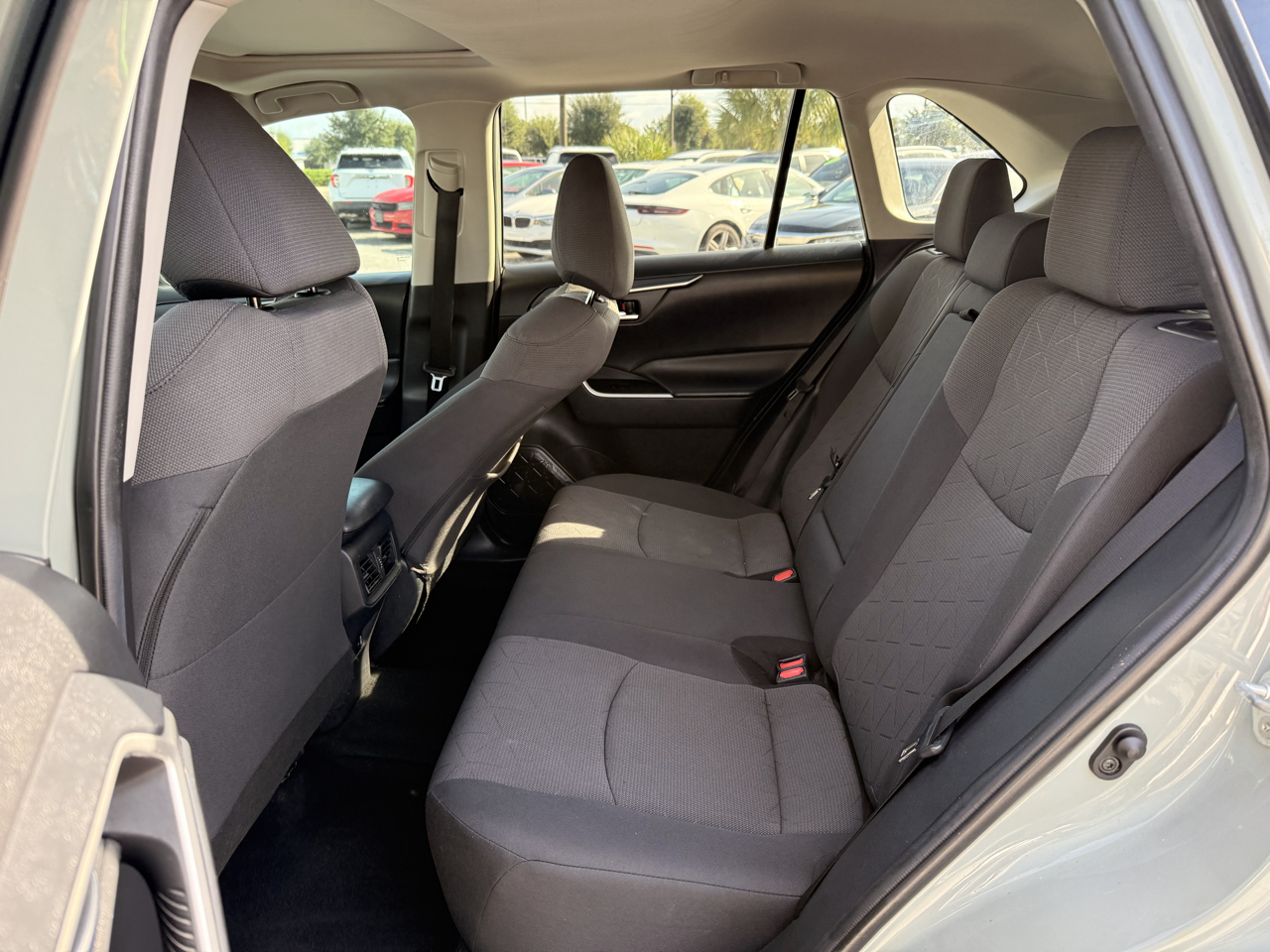 Toyota RAV4 XLE FWD (Natl) 2019