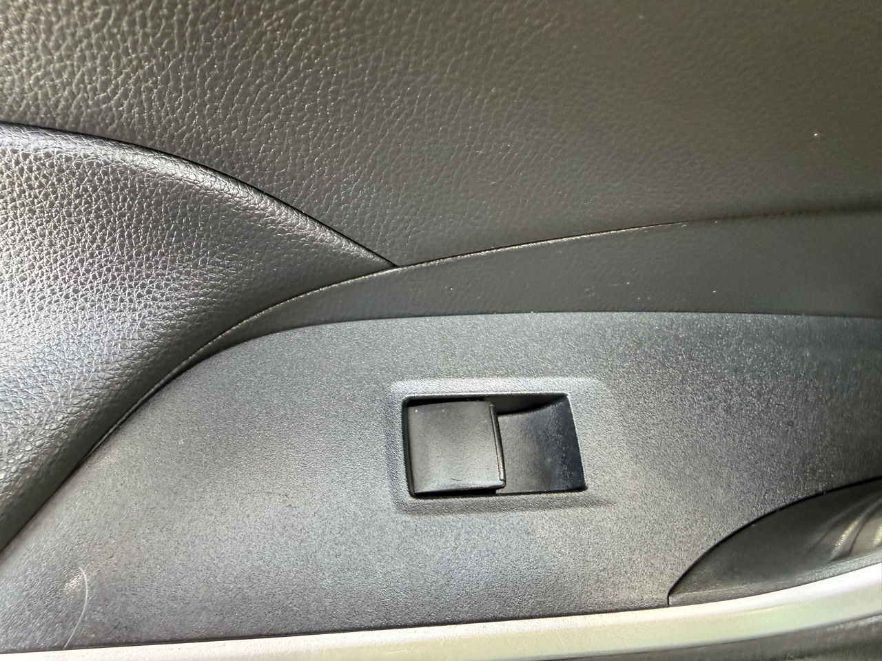 Toyota RAV4 XLE FWD (Natl) 2019