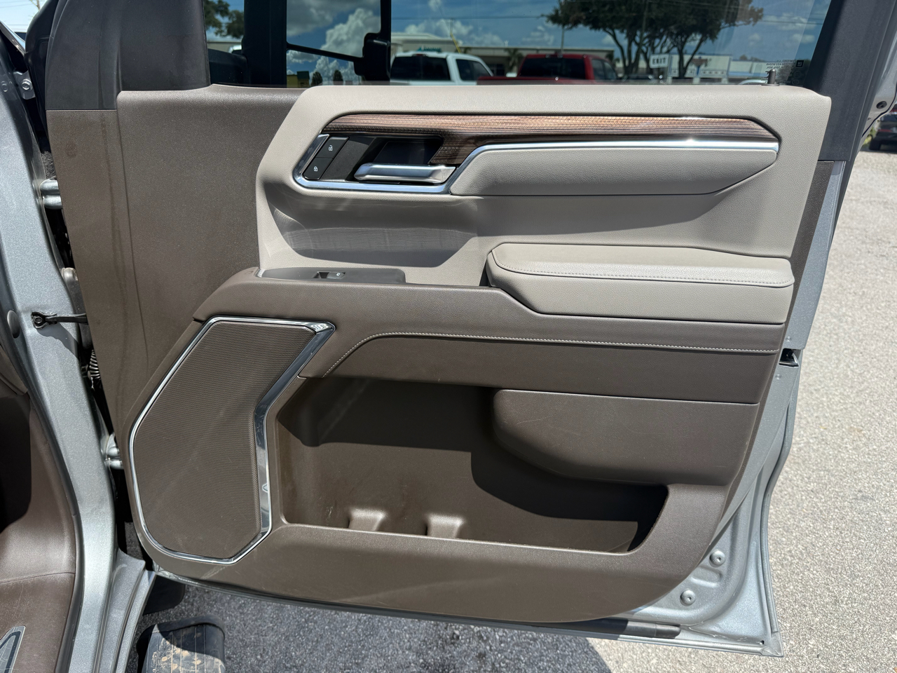 Chevrolet Silverado 1500 4WD Crew Cab 157" LT 2023