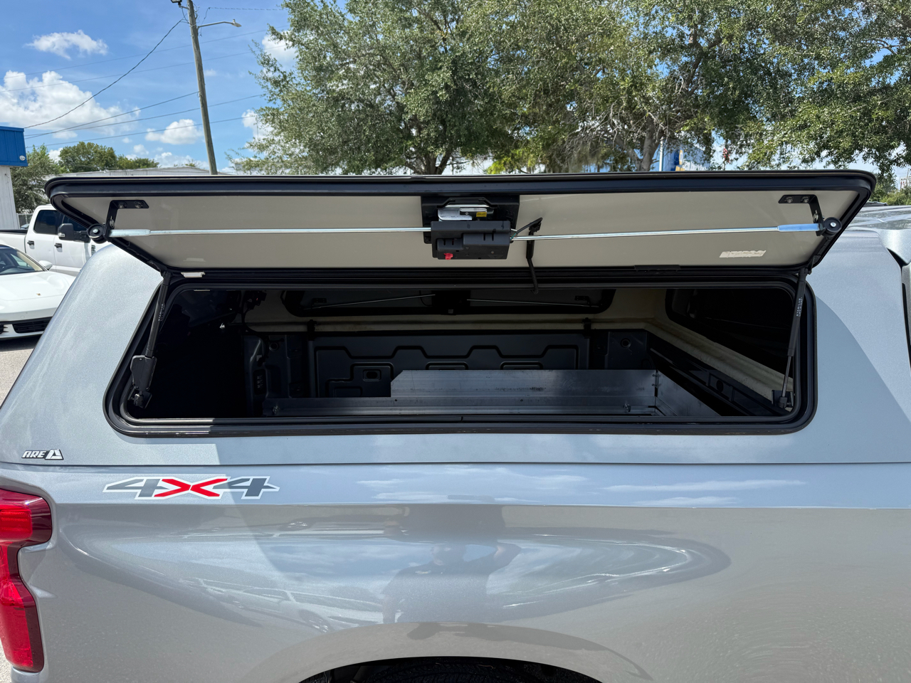 Chevrolet Silverado 1500 4WD Crew Cab 157" LT 2023