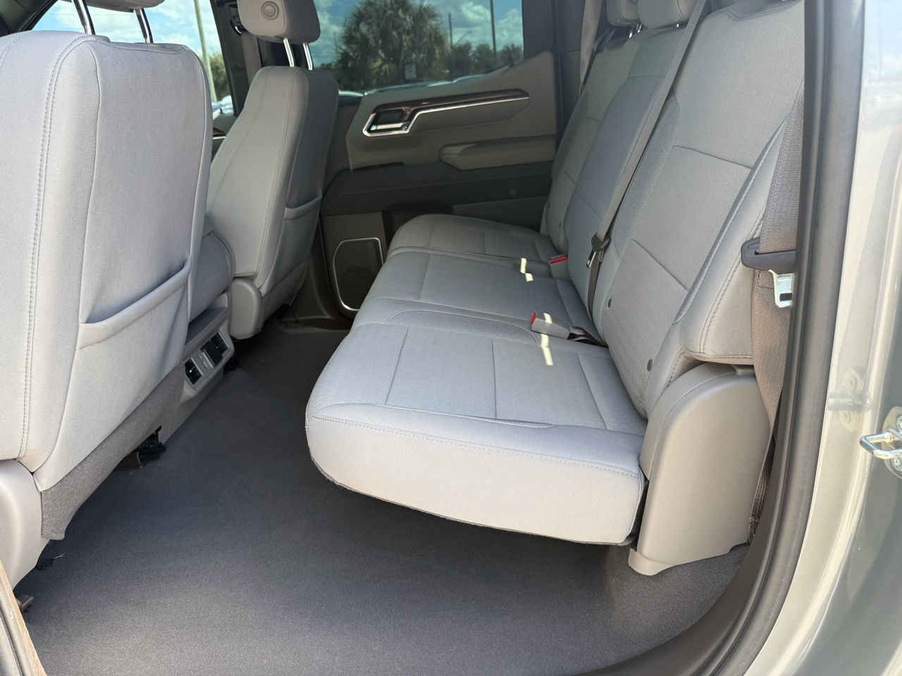 Chevrolet Silverado 1500 4WD Crew Cab 157" LT 2023