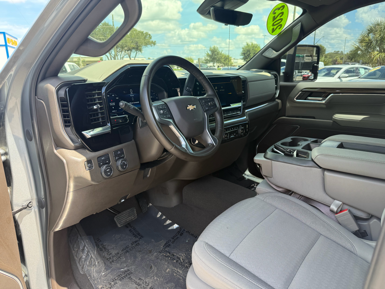 Chevrolet Silverado 1500 4WD Crew Cab 157" LT 2023