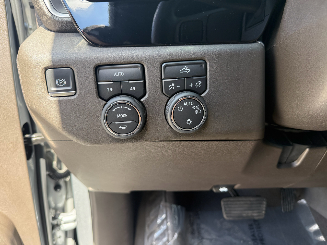 Chevrolet Silverado 1500 4WD Crew Cab 157" LT 2023