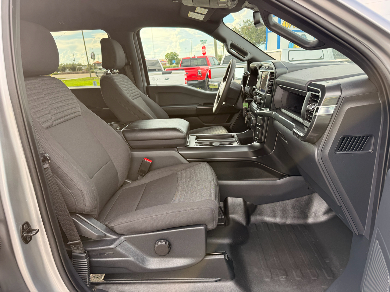 Ford F-150 XL 4WD SuperCrew 5.5' Box 2022