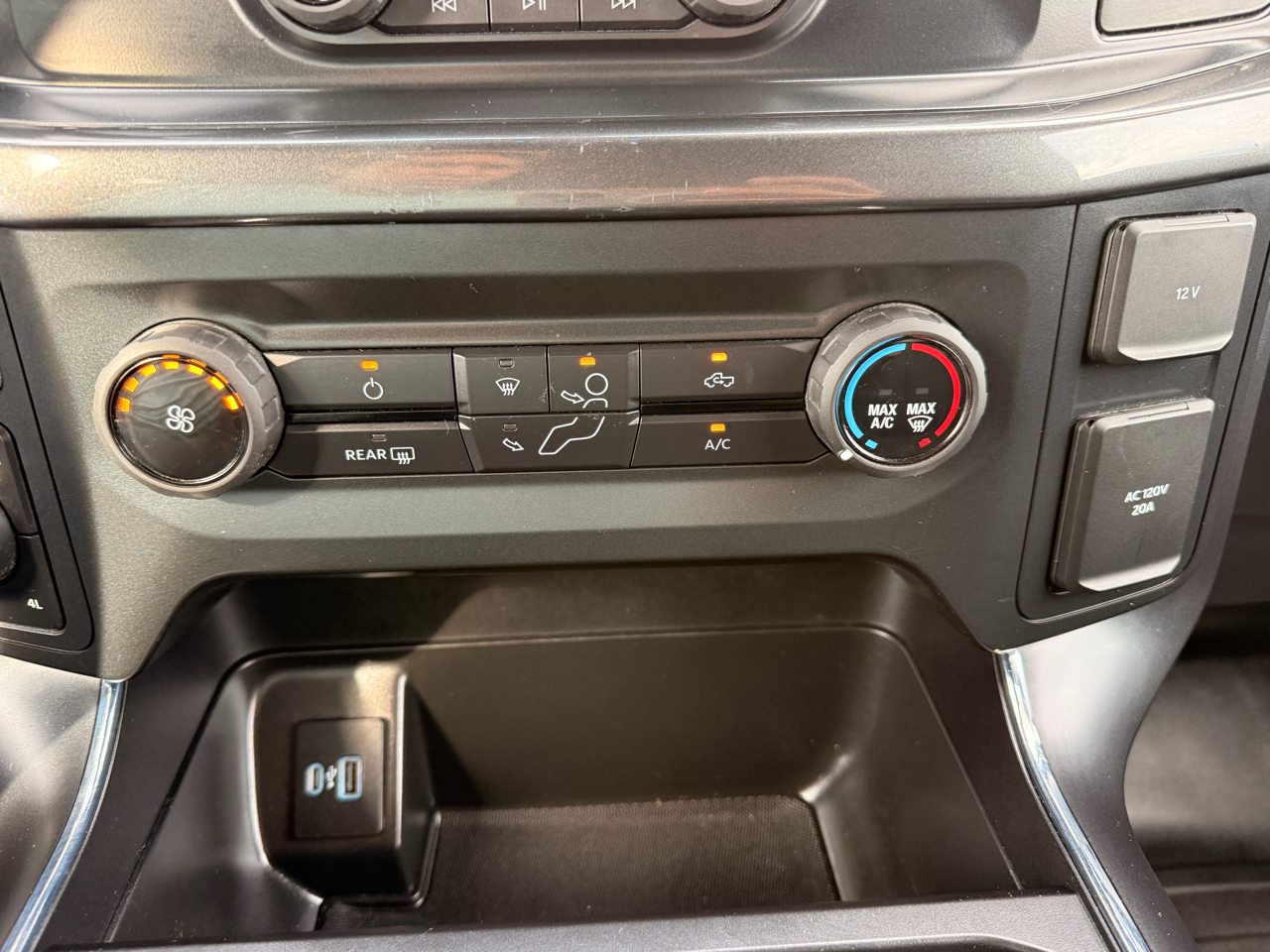 Ford F-150 XL 4WD SuperCrew 5.5' Box 2022