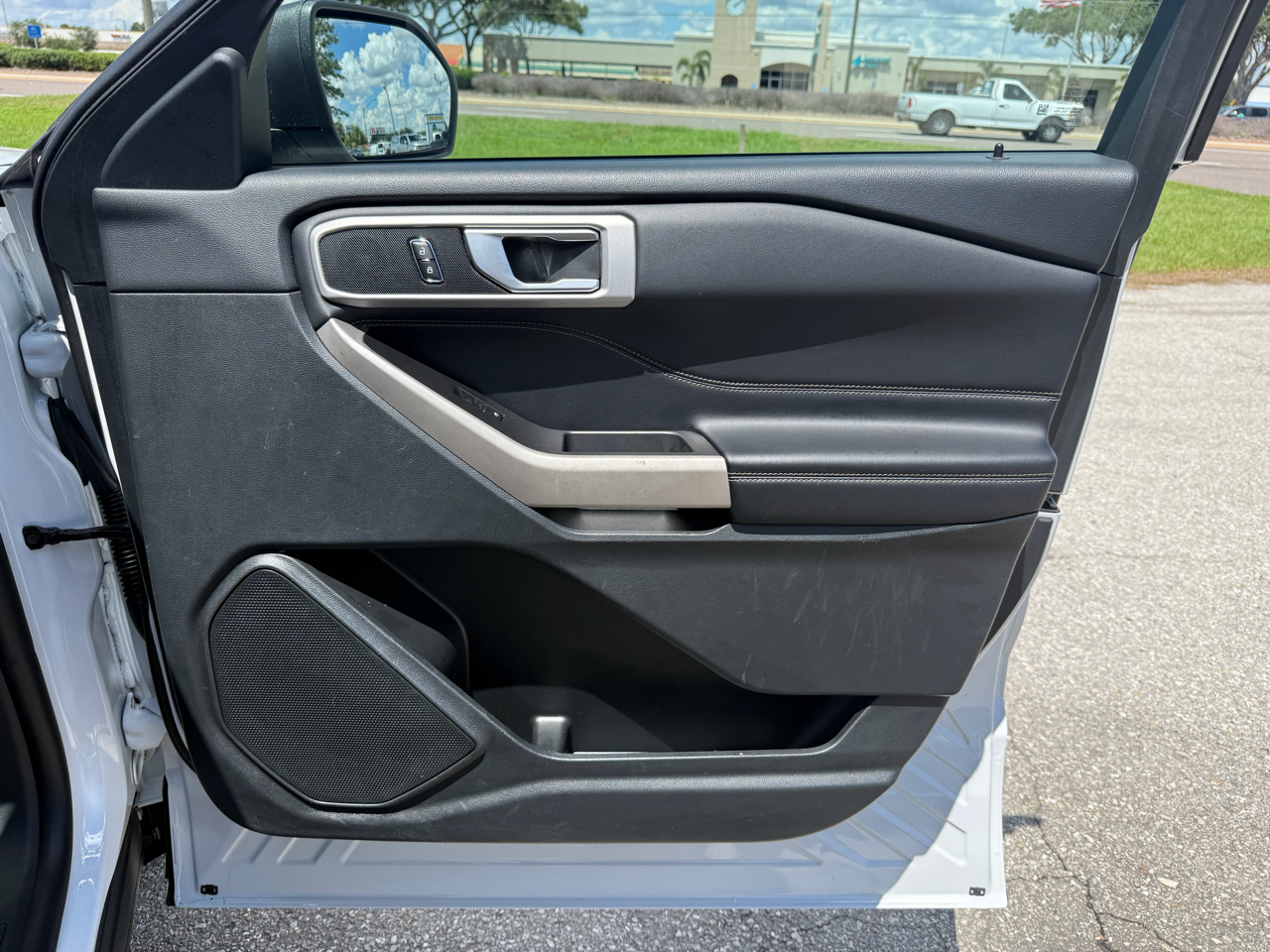 Ford Explorer XLT RWD 2023
