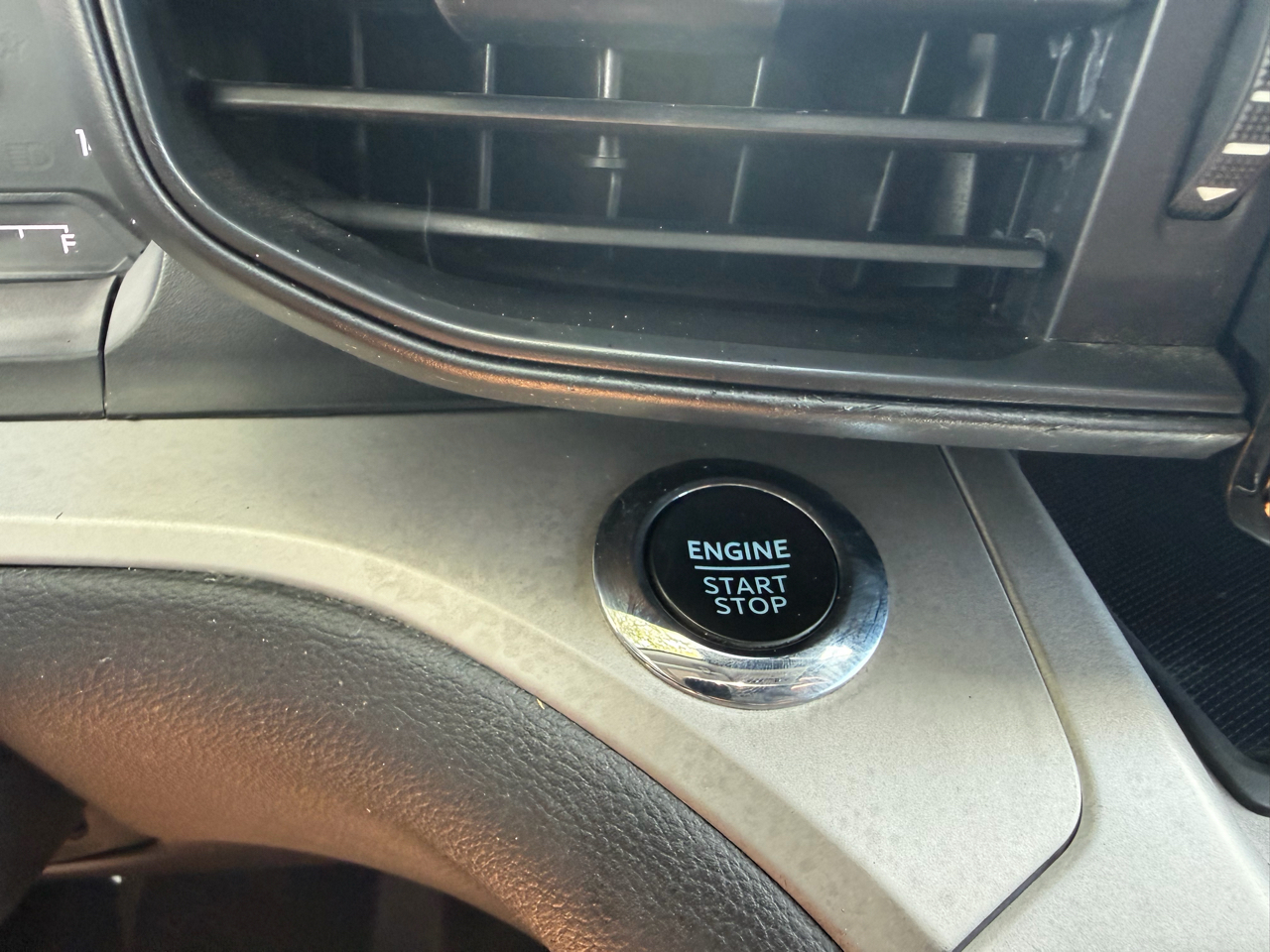 Ford Explorer XLT RWD 2023