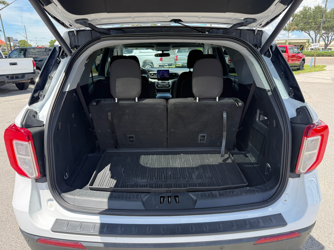 Ford Explorer XLT RWD 2023