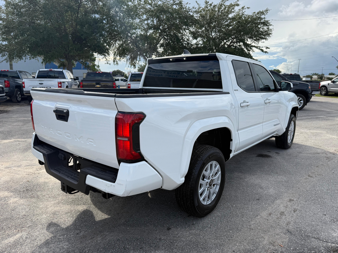 Toyota Tacoma 2WD SR5 Double Cab 6' Bed AT (Natl) 2025