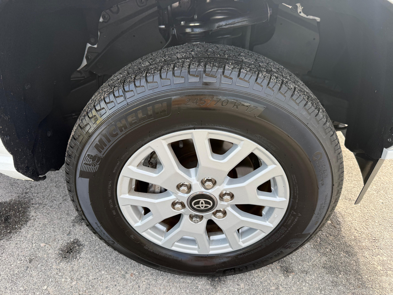 Toyota Tacoma 2WD SR5 Double Cab 6' Bed AT (Natl) 2025