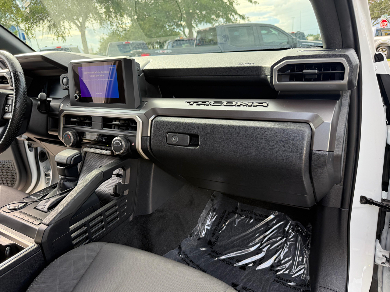 Toyota Tacoma 2WD SR5 Double Cab 6' Bed AT (Natl) 2025