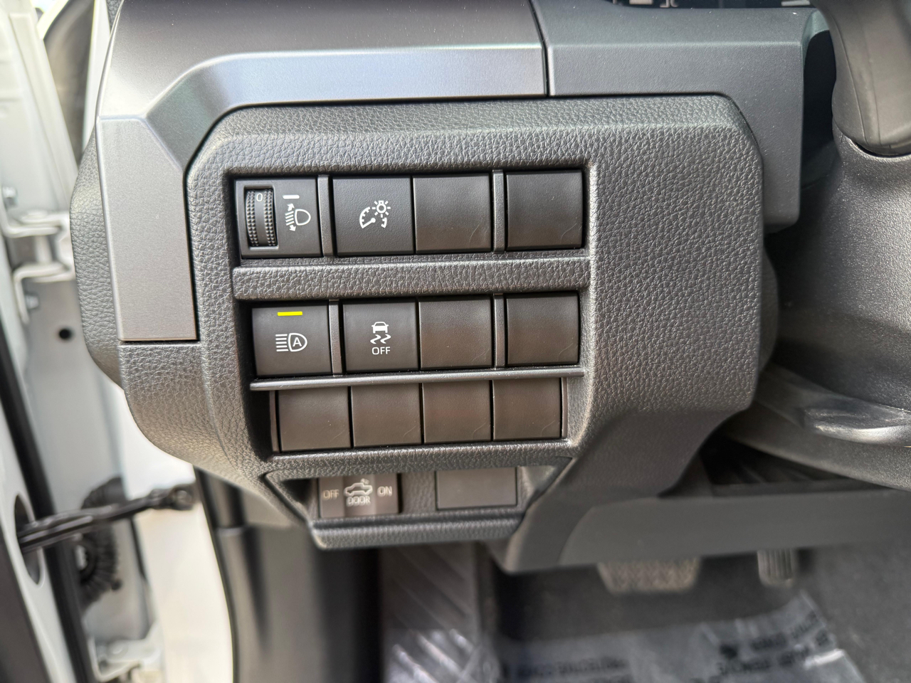 Toyota Tacoma 2WD SR5 Double Cab 6' Bed AT (Natl) 2025
