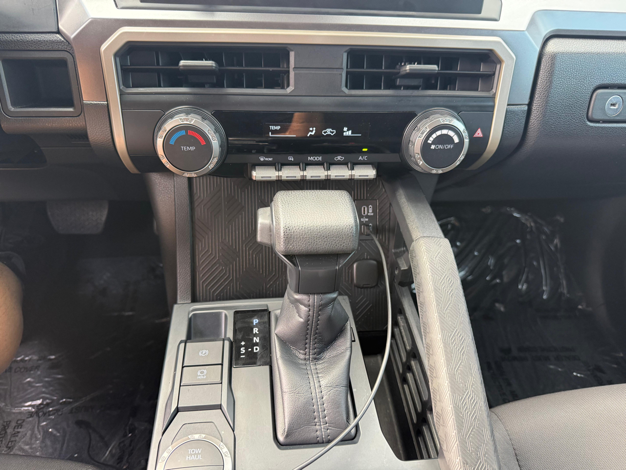 Toyota Tacoma 2WD SR5 Double Cab 6' Bed AT (Natl) 2025