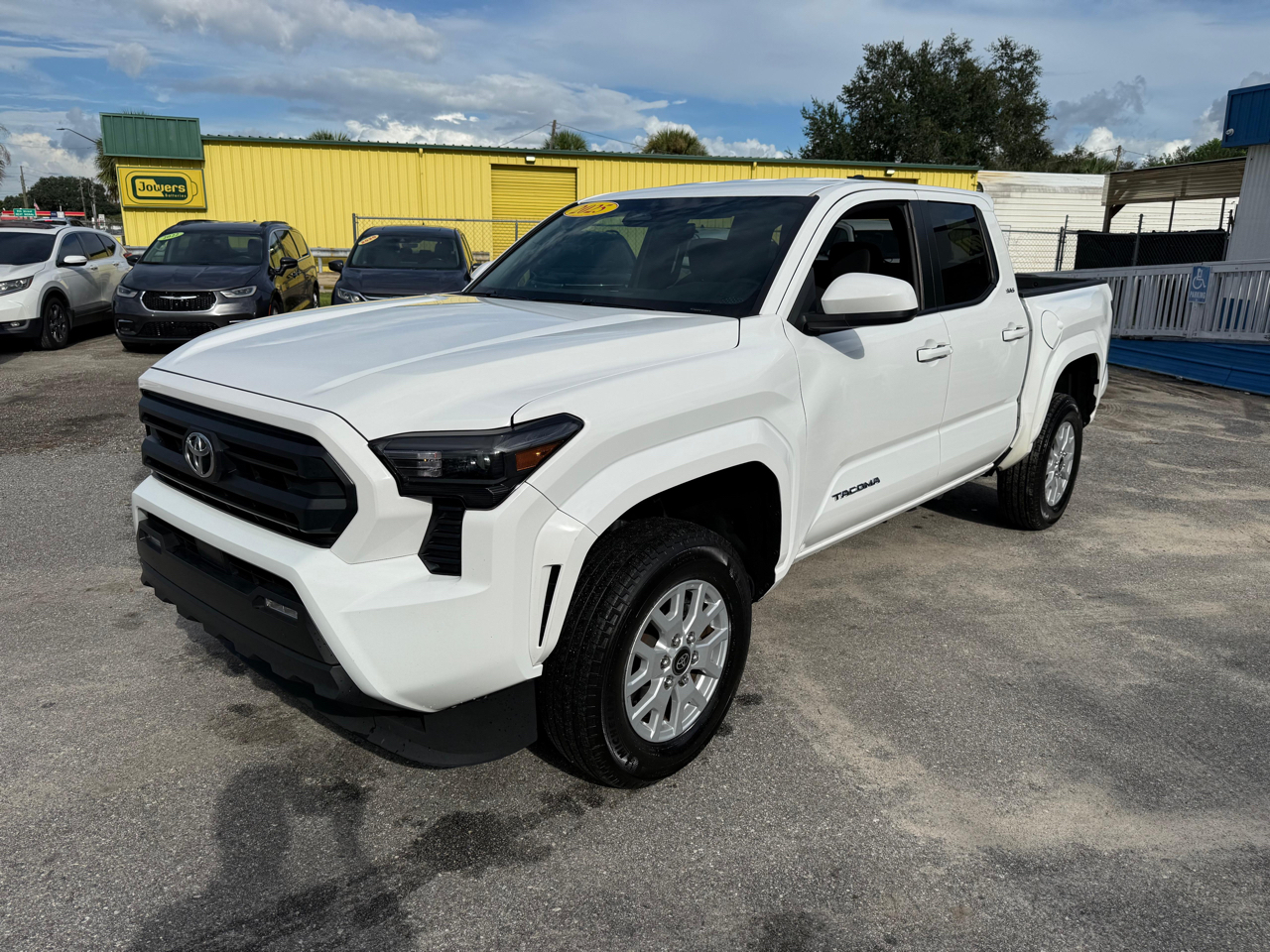 Toyota Tacoma 2WD SR5 Double Cab 6' Bed AT (Natl) 2025