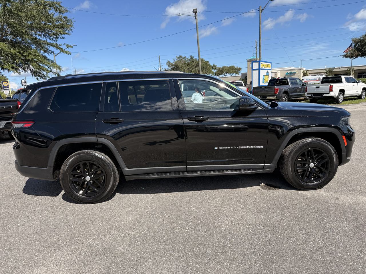 Jeep Grand Cherokee L Laredo 4x4 2021