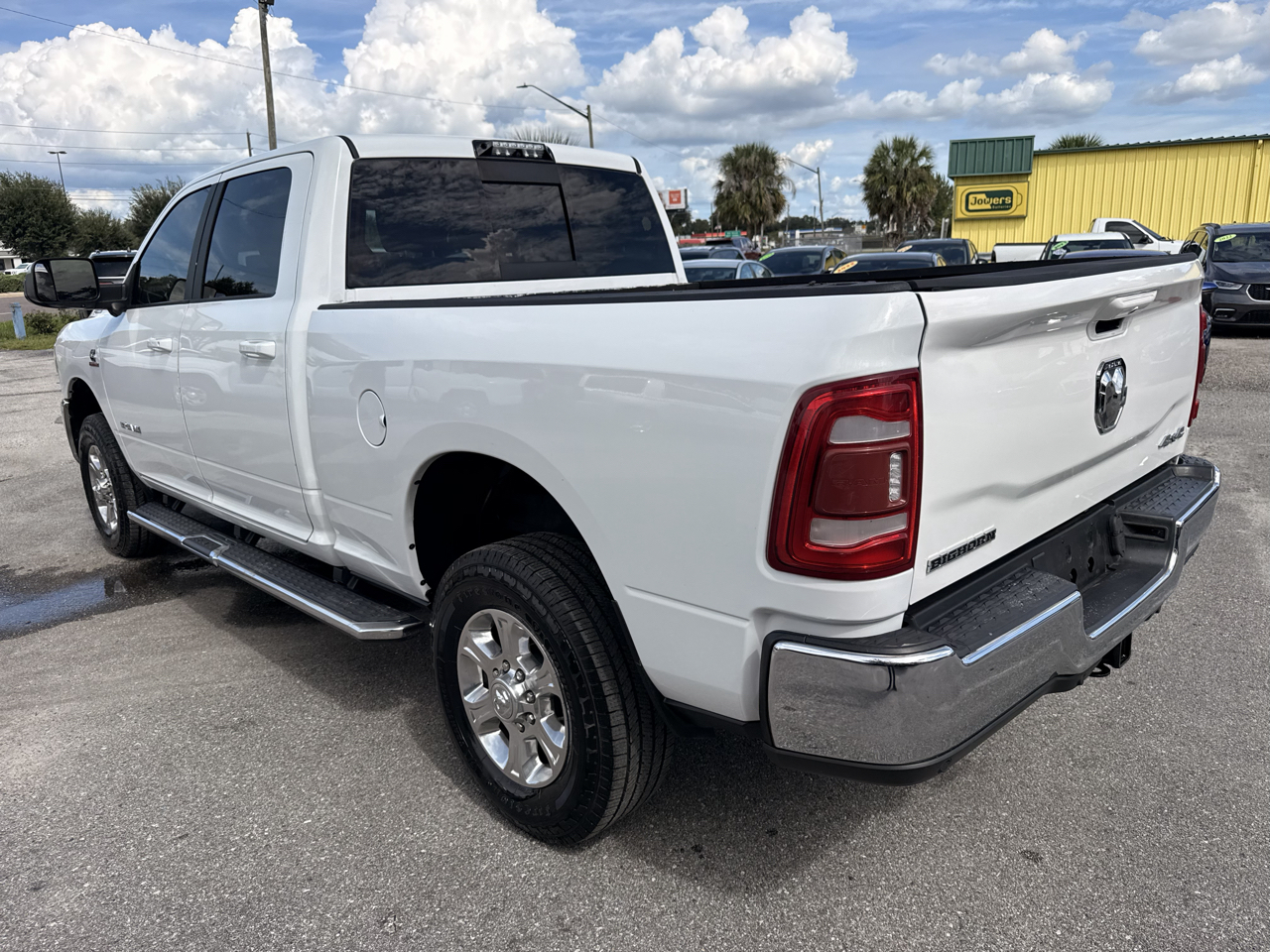 RAM 2500 Big Horn 4x4 Crew Cab 6'4" Box 2021