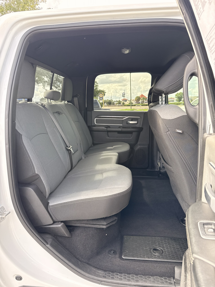 RAM 2500 Big Horn 4x4 Crew Cab 6'4" Box 2021