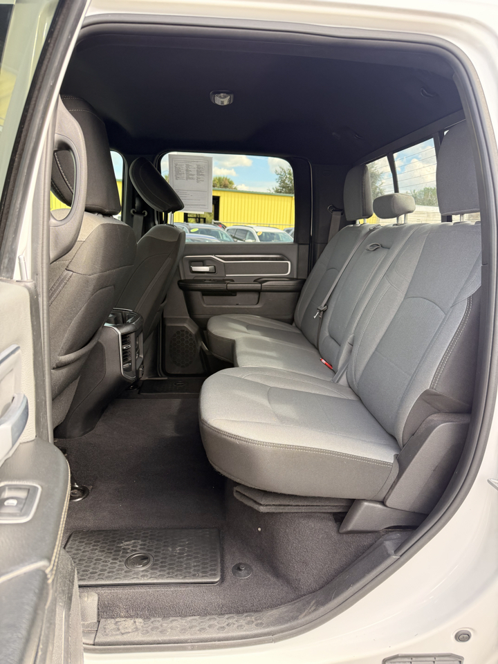 RAM 2500 Big Horn 4x4 Crew Cab 6'4" Box 2021