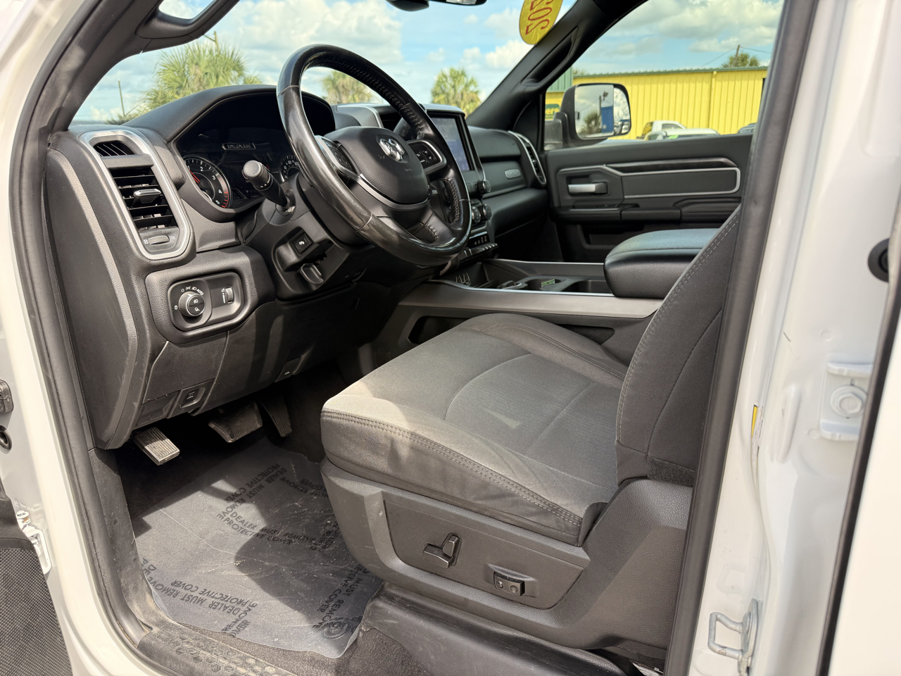 RAM 2500 Big Horn 4x4 Crew Cab 6'4" Box 2021