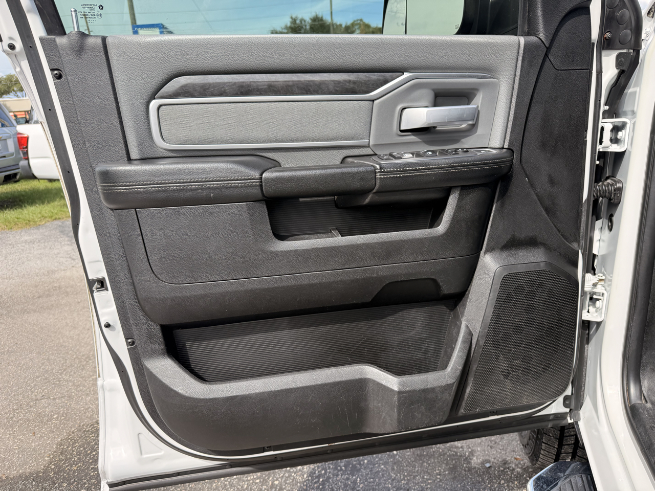 RAM 2500 Big Horn 4x4 Crew Cab 6'4" Box 2021