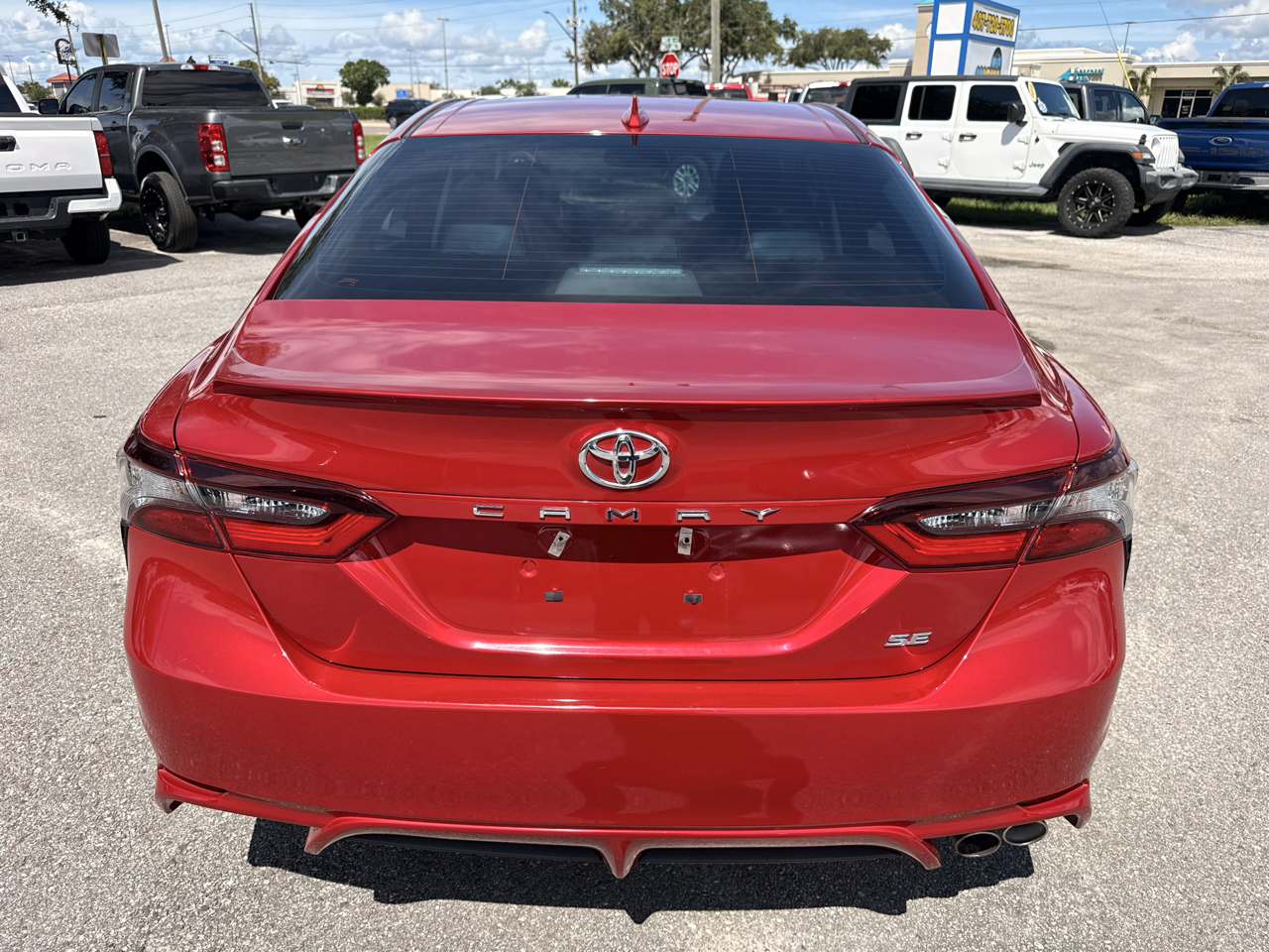 Toyota Camry SE Auto (Natl) 2022