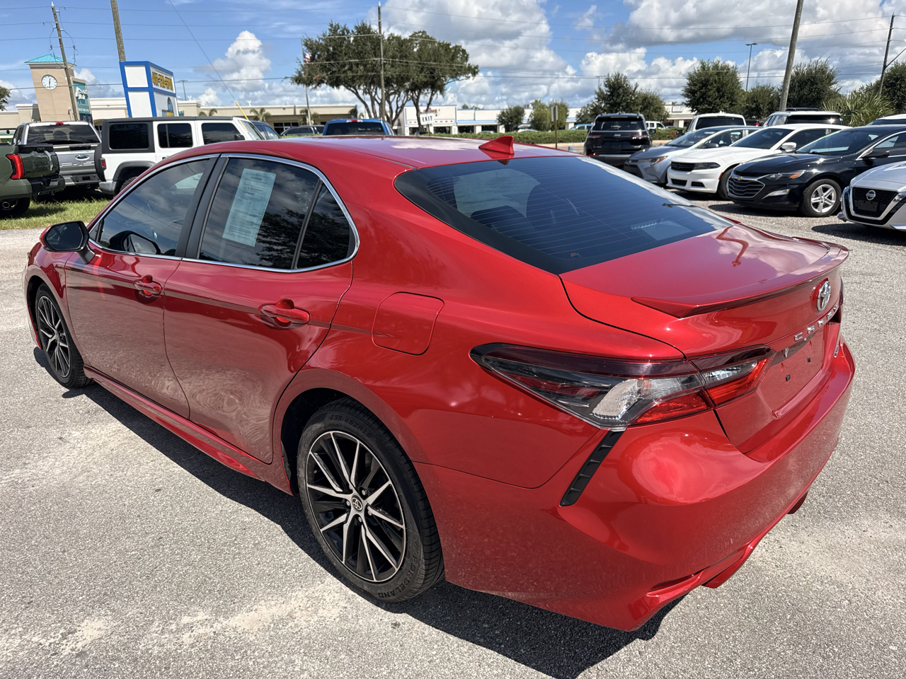 Toyota Camry SE Auto (Natl) 2022