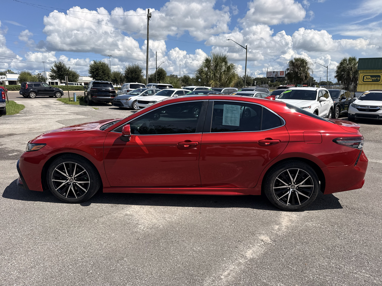 Toyota Camry SE Auto (Natl) 2022