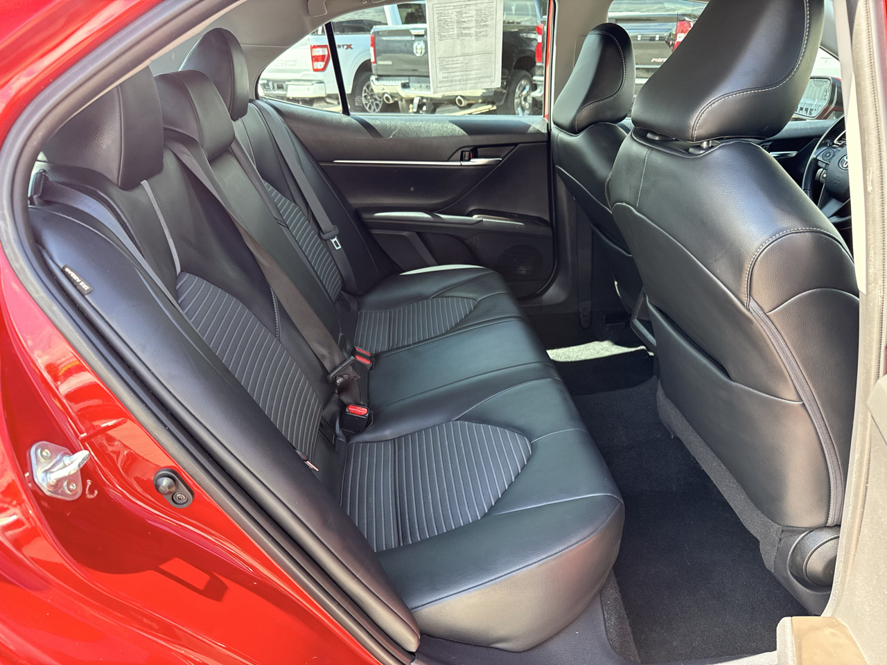 Toyota Camry SE Auto (Natl) 2022